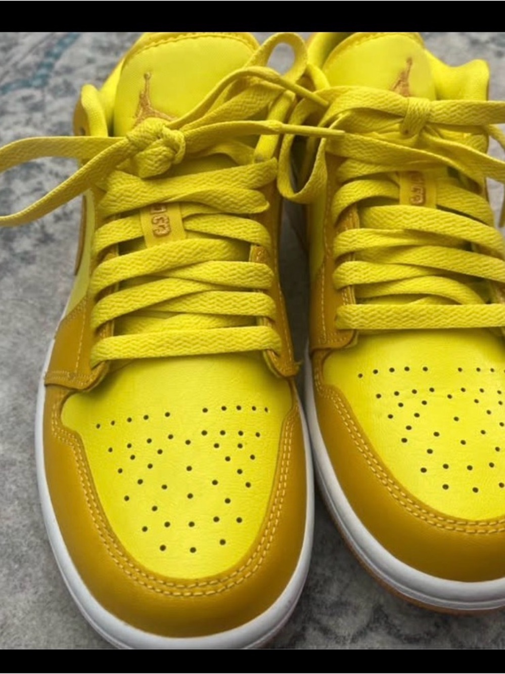 Nike Air Jordan 1 Low “Yellow Strike / Pollen” – Women’s Size 7 (Authentic) - Picture 4 of 8